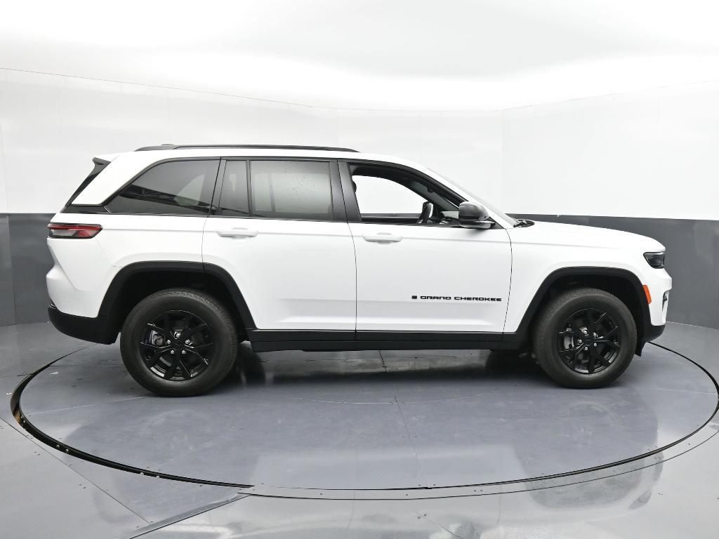 used 2025 Jeep Grand Cherokee car, priced at $33,998