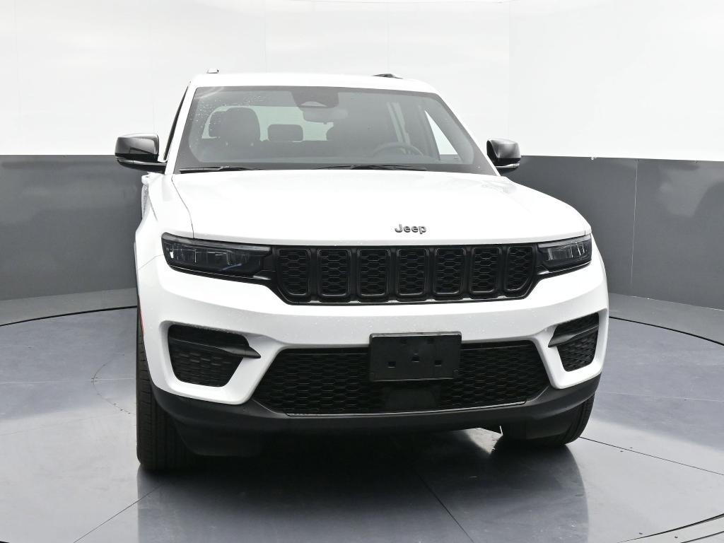used 2025 Jeep Grand Cherokee car, priced at $33,998