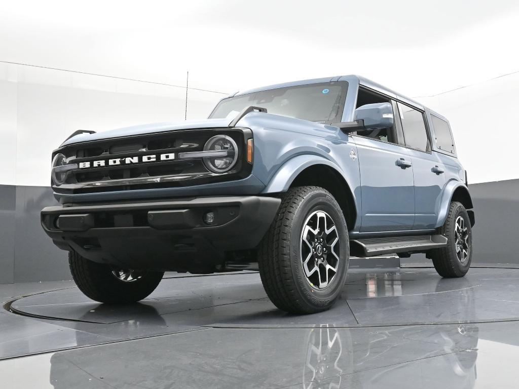 new 2025 Ford Bronco car, priced at $53,595