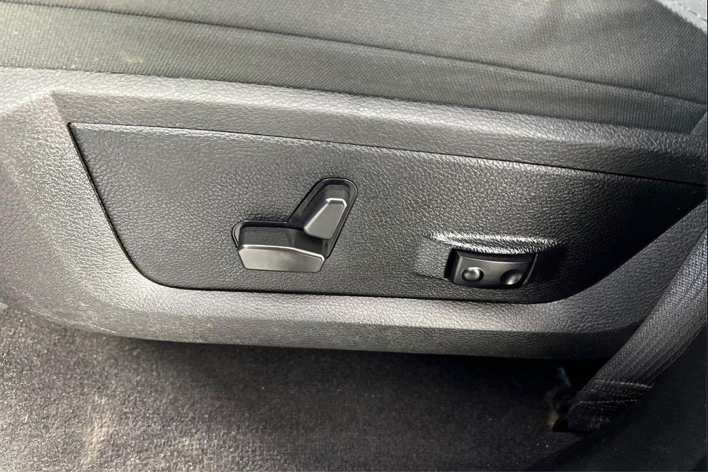 used 2022 Ram 1500 Classic car, priced at $33,995