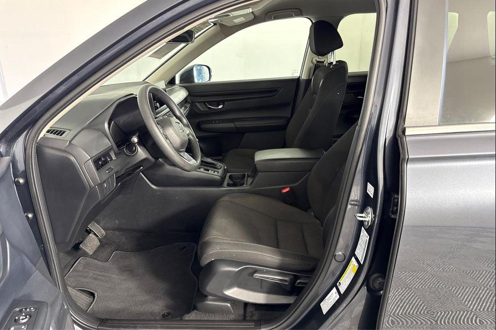 used 2025 Honda CR-V car, priced at $31,995