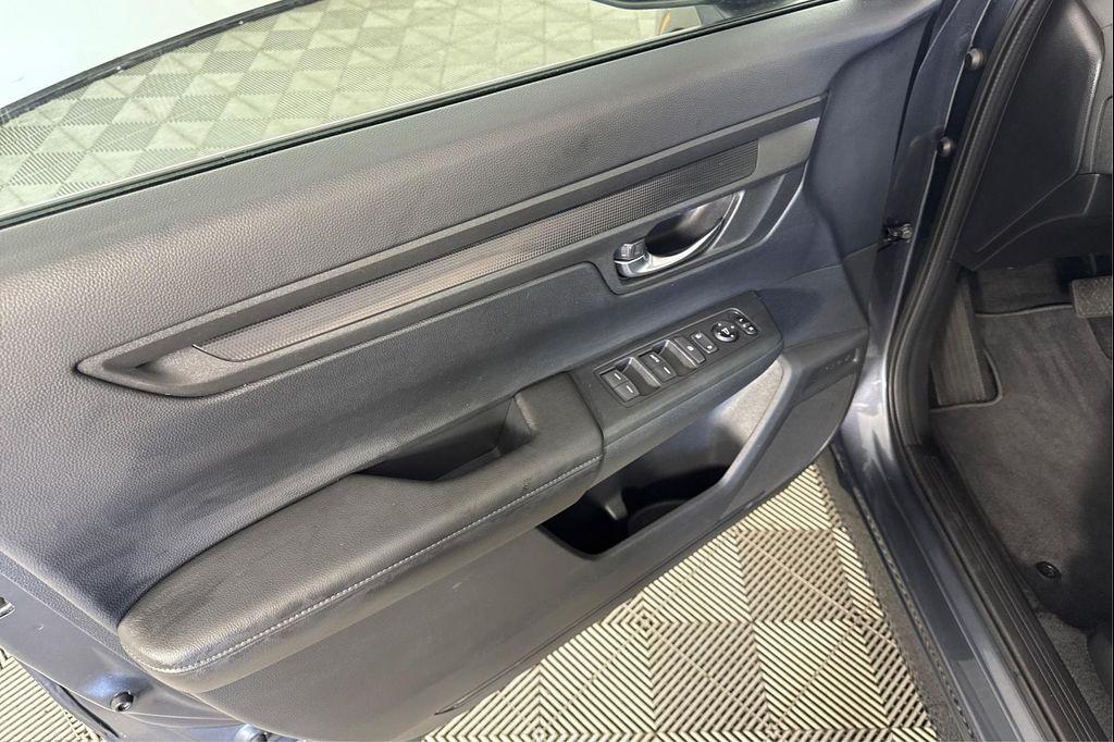used 2025 Honda CR-V car, priced at $31,995
