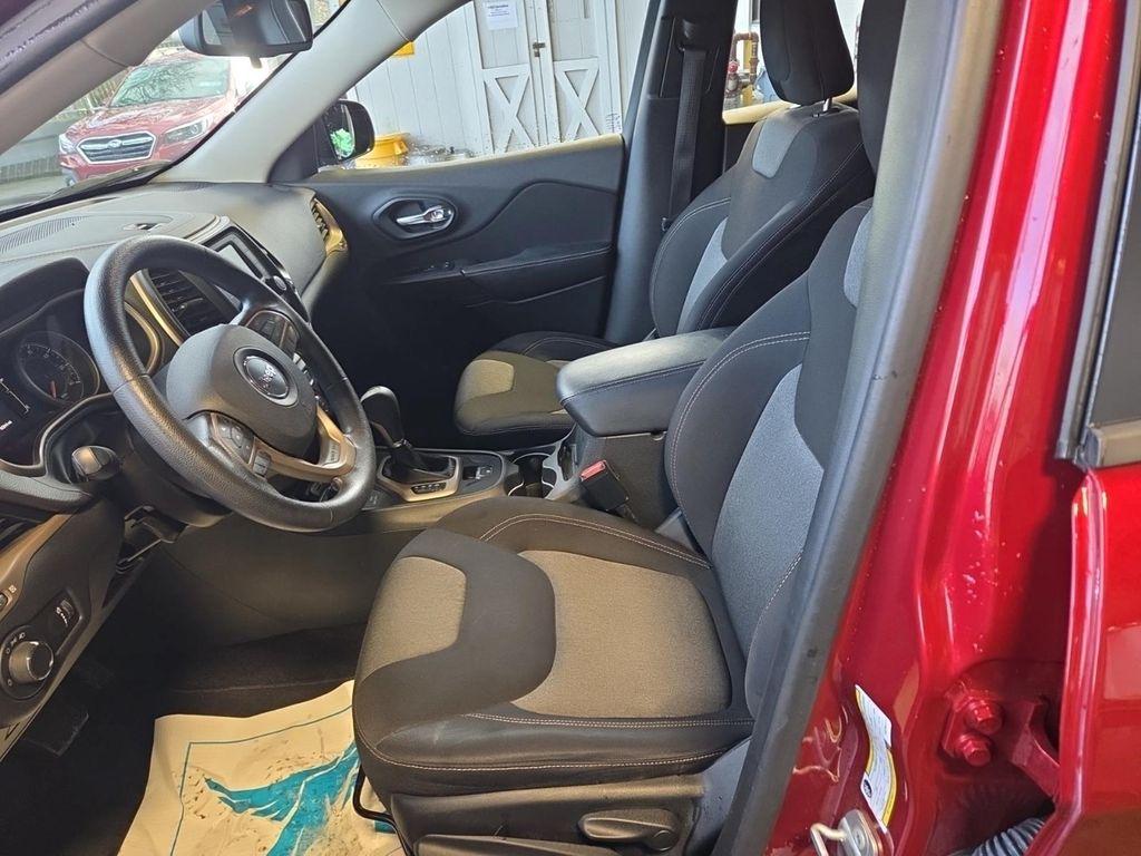 used 2015 Jeep Cherokee car, priced at $11,995