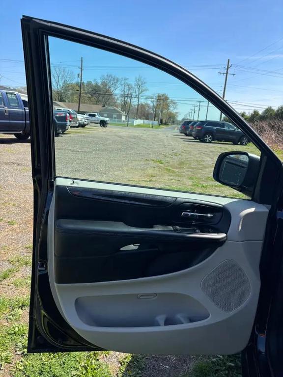 used 2014 Dodge Grand Caravan car, priced at $5,995