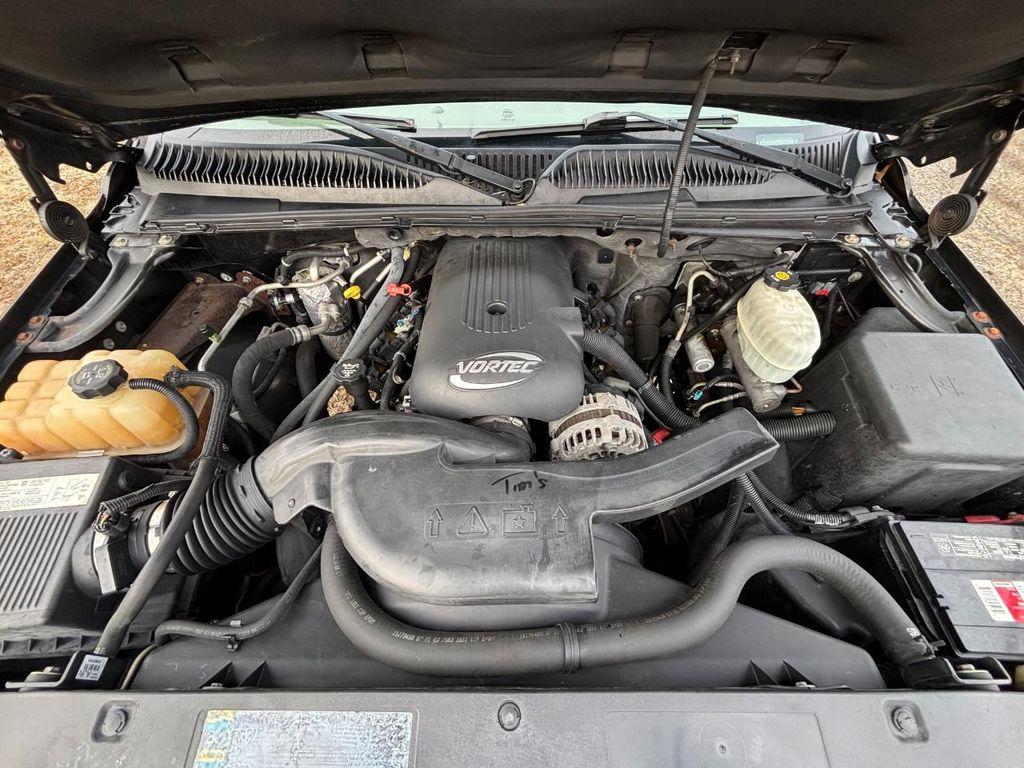 used 2004 Chevrolet Suburban car, priced at $5,995