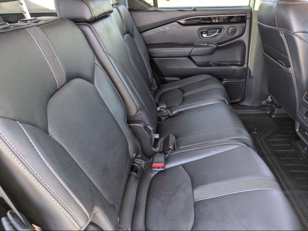 used 2025 Honda Pilot car, priced at $44,393