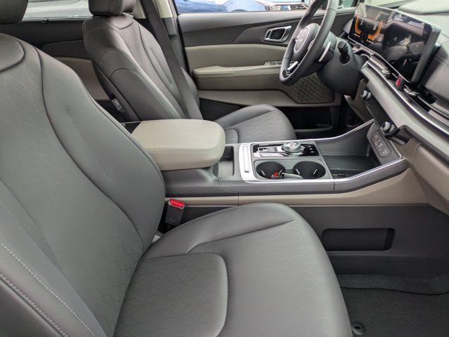 new 2026 Kia Carnival Hybrid car, priced at $44,030