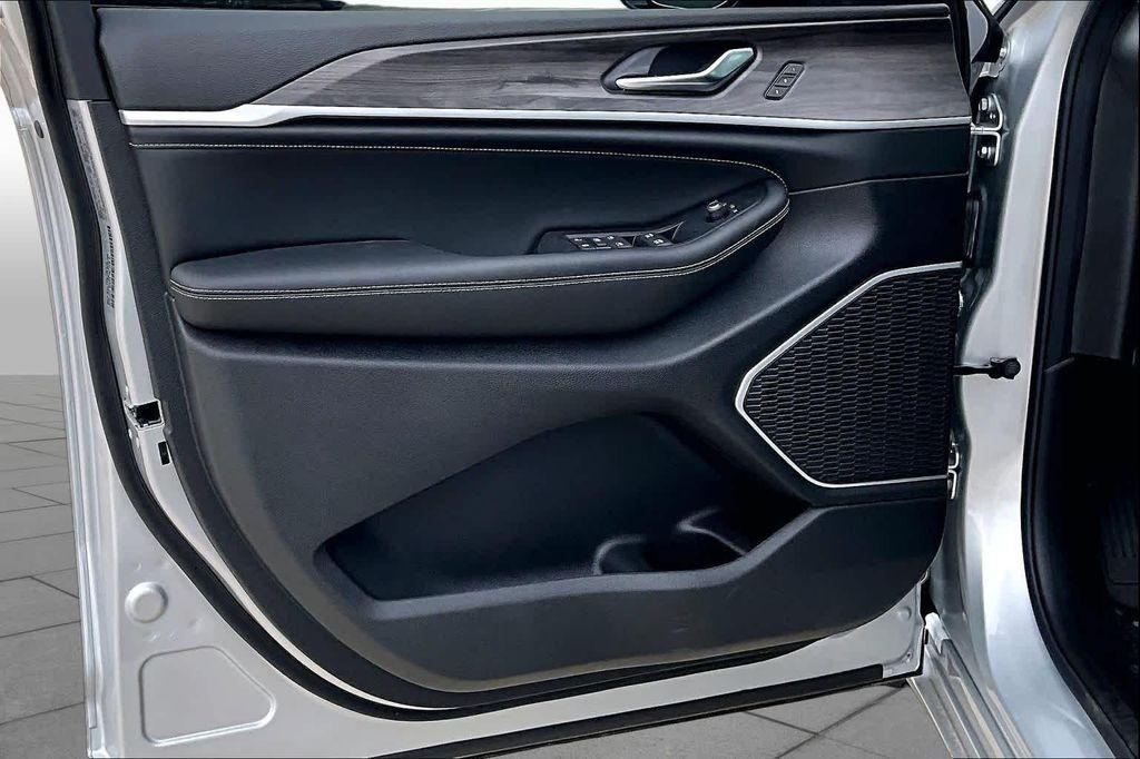 new 2026 Jeep Grand Cherokee car