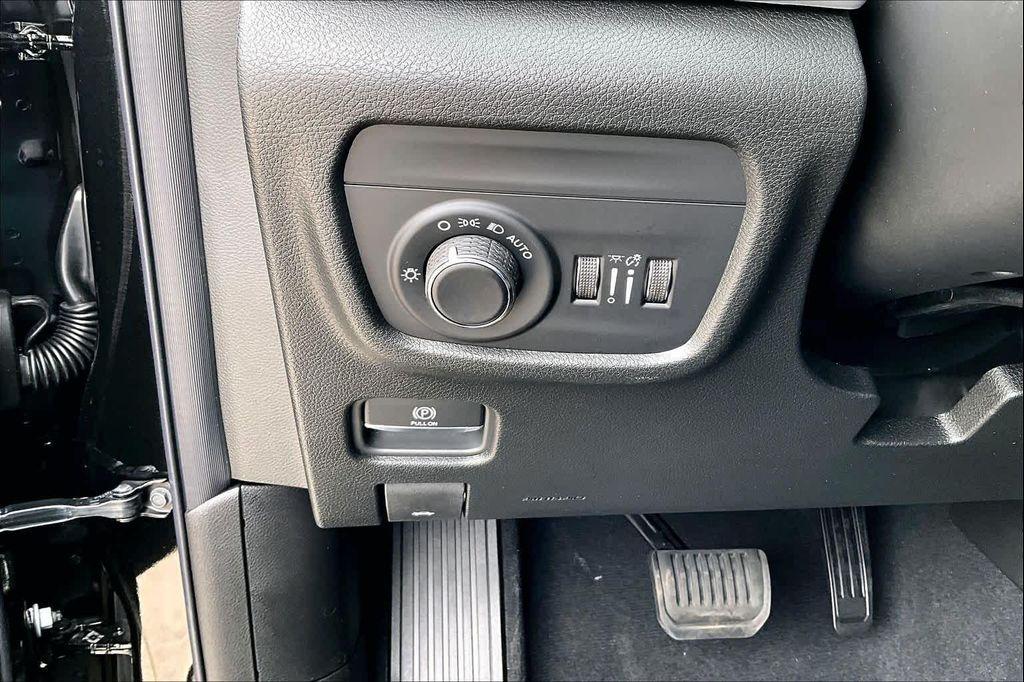 new 2026 Jeep Grand Cherokee L car