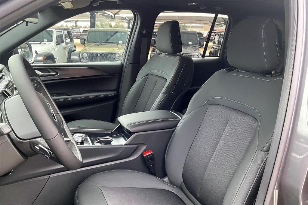 new 2025 Jeep Grand Cherokee car, priced at $36,868