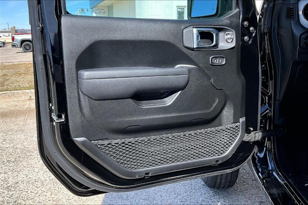 new 2026 Jeep Gladiator car, priced at $43,823