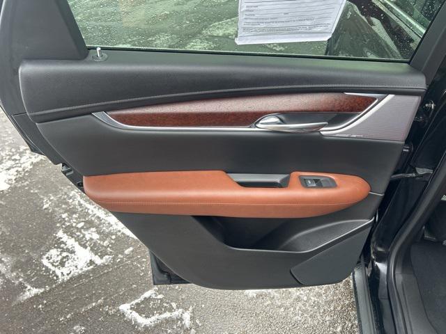 used 2021 Cadillac XT5 car, priced at $31,938