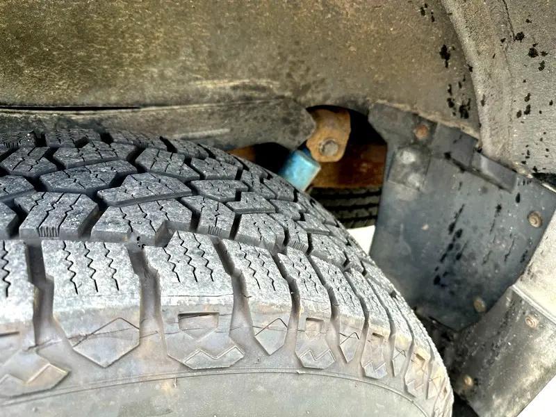 used 2006 Chevrolet Avalanche car, priced at $15,995