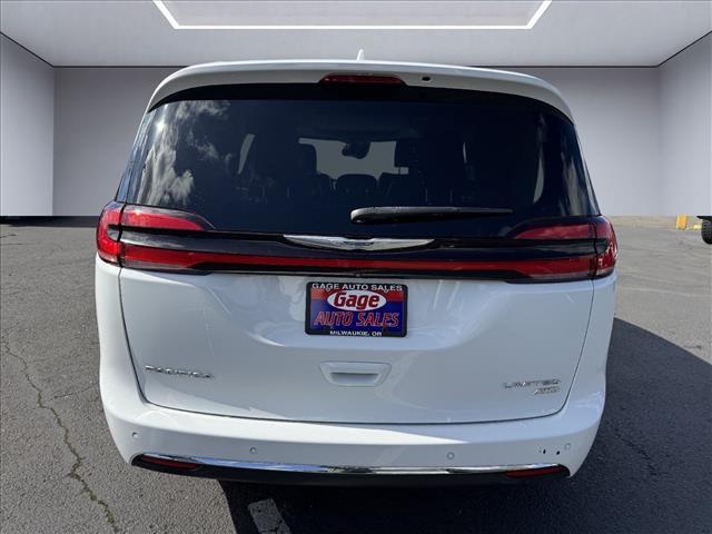 used 2021 Chrysler Pacifica car