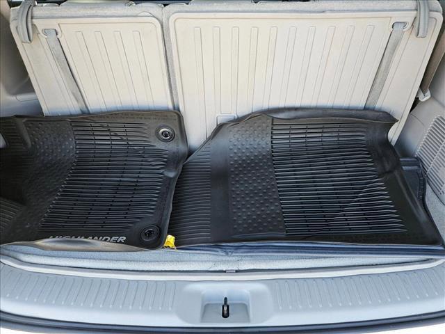 used 2016 Toyota Highlander car, priced at $21,945