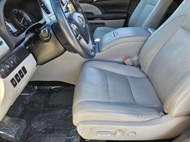 used 2016 Toyota Highlander car, priced at $21,945