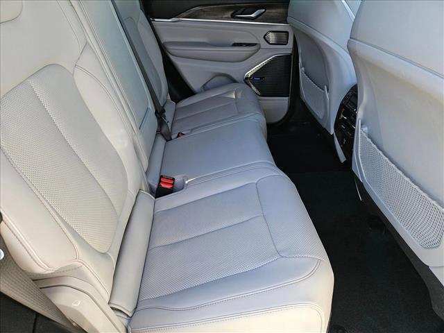 used 2022 Jeep Grand Cherokee car, priced at $25,639