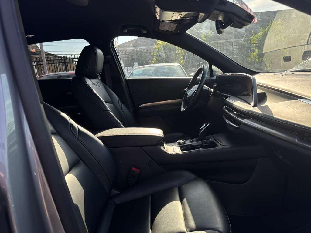 used 2024 Cadillac XT4 car, priced at $3,000