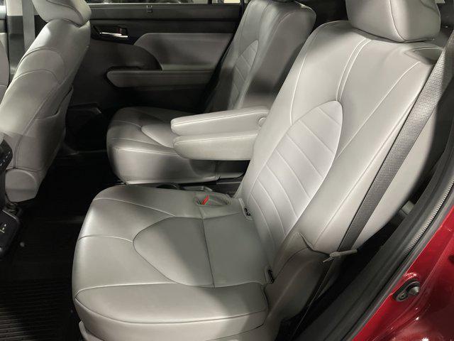 used 2022 Toyota Highlander car, priced at $35,997
