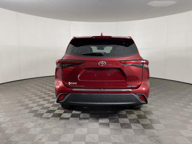 used 2022 Toyota Highlander car, priced at $35,997