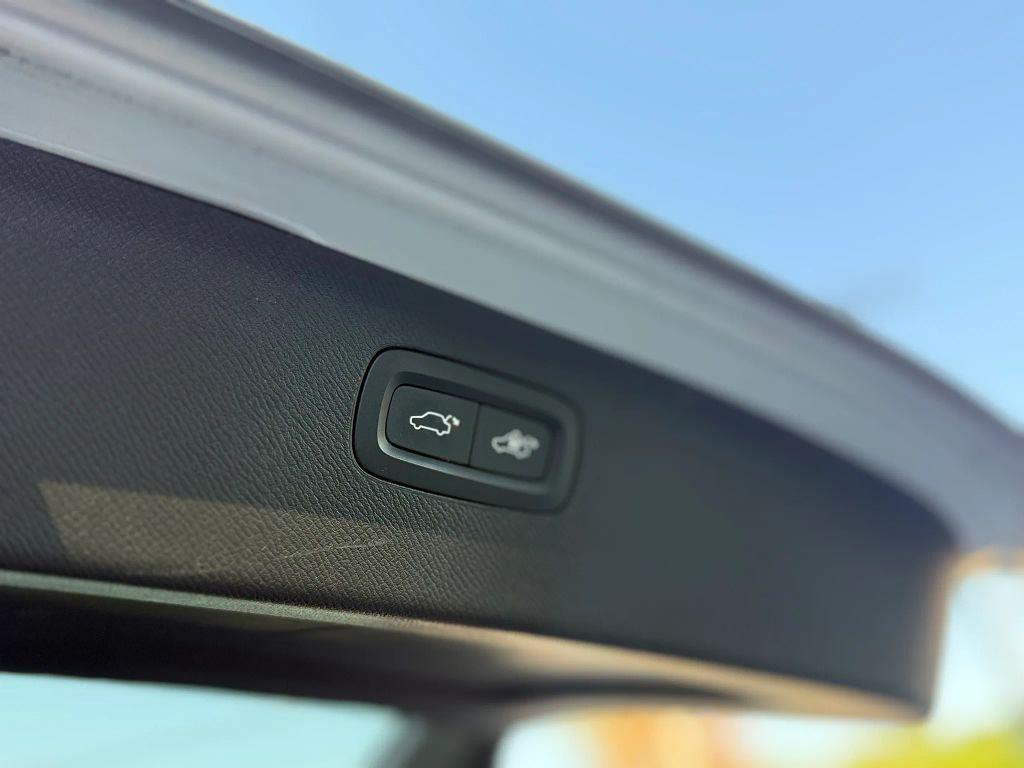 used 2018 Volvo XC90 car, priced at $15,495