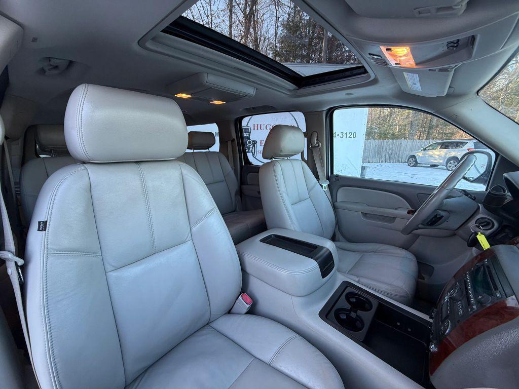 used 2010 Chevrolet Suburban car, priced at $9,495
