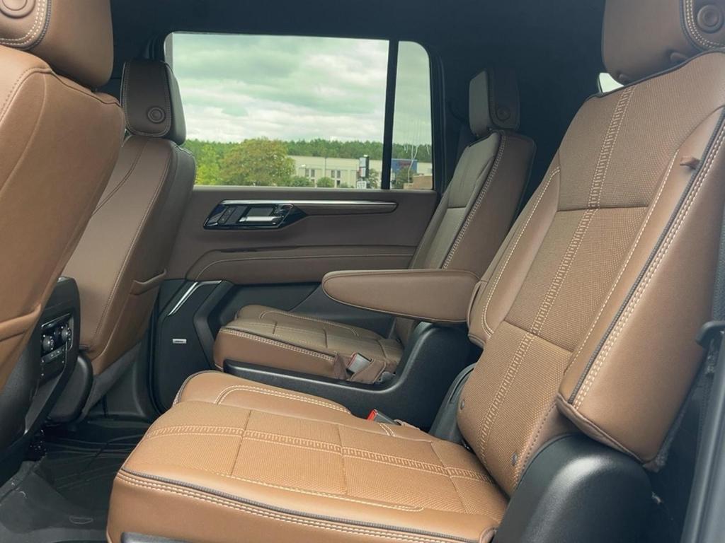 new 2025 Chevrolet Suburban car, priced at $86,778