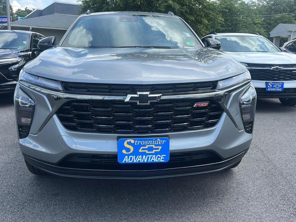 new 2025 Chevrolet Trax car, priced at $25,050