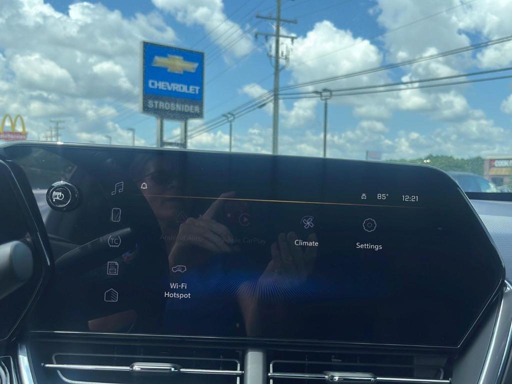 new 2025 Chevrolet Trax car, priced at $25,050