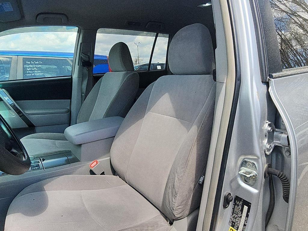 used 2013 Toyota Highlander car, priced at $11,900