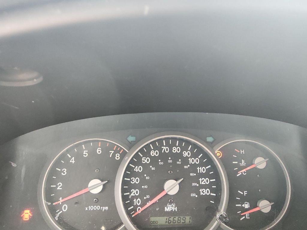 used 2004 Kia Sedona car, priced at $3,000