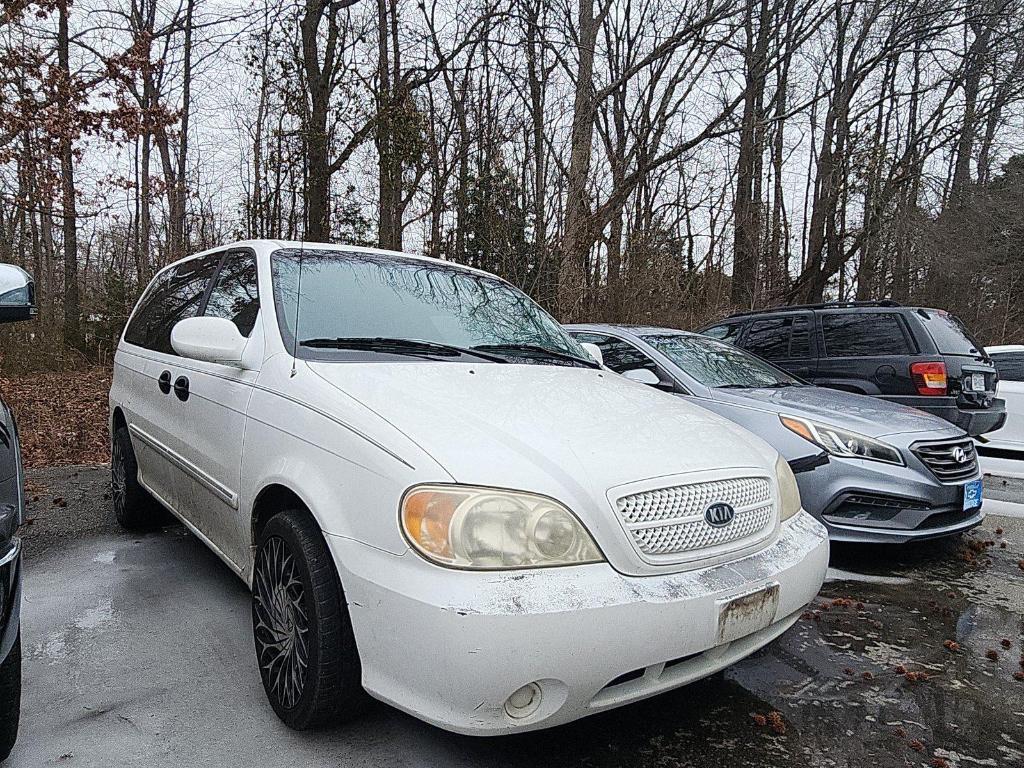 used 2004 Kia Sedona car, priced at $3,000