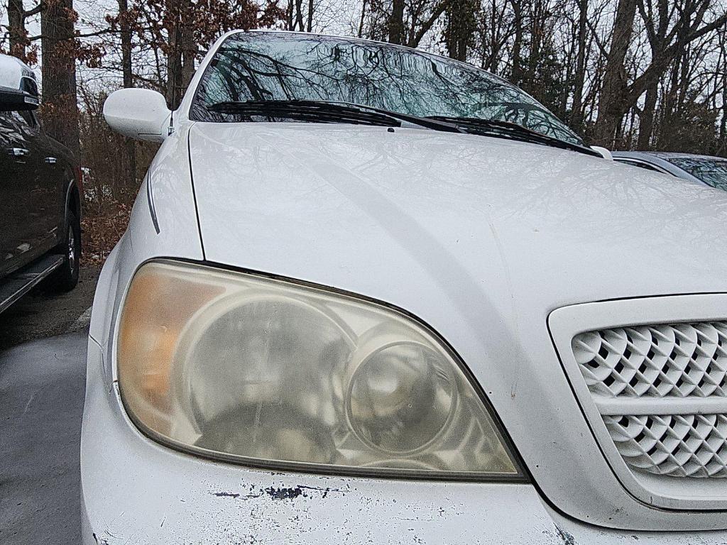 used 2004 Kia Sedona car, priced at $3,000