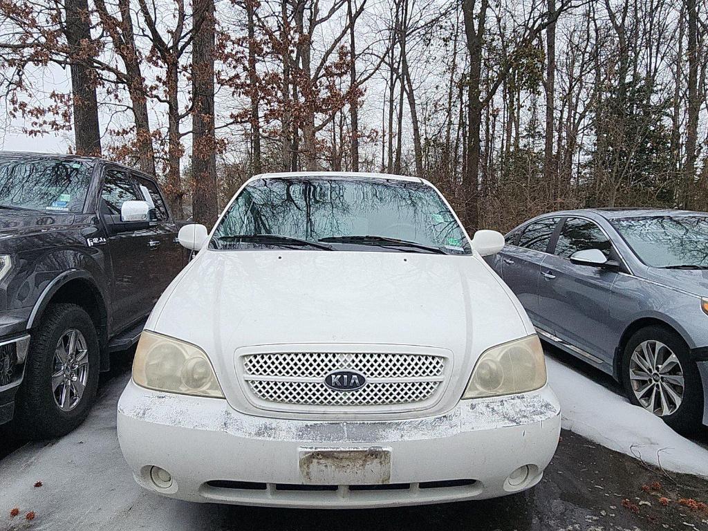 used 2004 Kia Sedona car, priced at $3,000