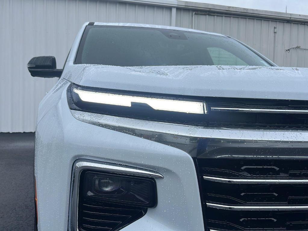 new 2026 Chevrolet Traverse car, priced at $55,175