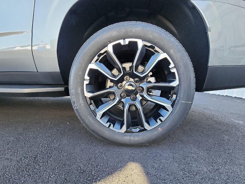 new 2026 Chevrolet Suburban car, priced at $85,780