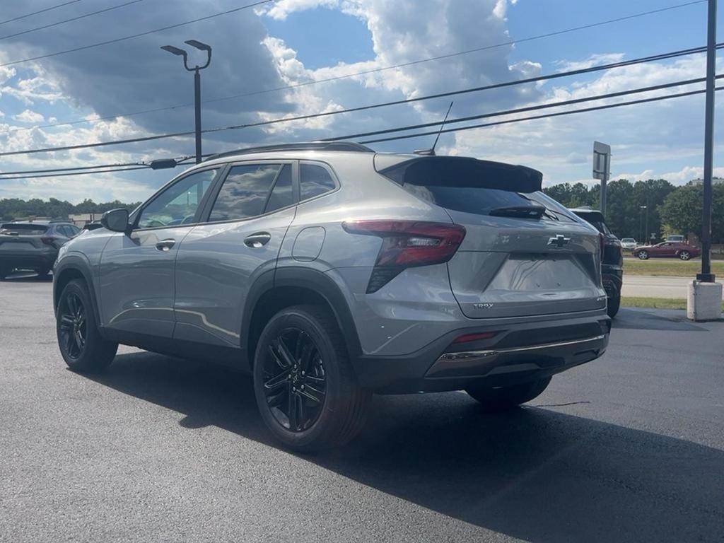 new 2025 Chevrolet Trax car, priced at $24,050