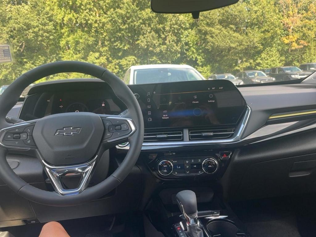 new 2025 Chevrolet Trax car, priced at $24,050