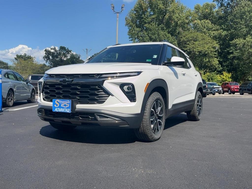 new 2025 Chevrolet TrailBlazer car, priced at $27,580