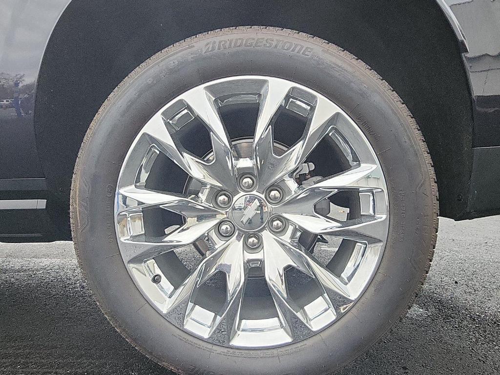 new 2024 Chevrolet Suburban car, priced at $82,665