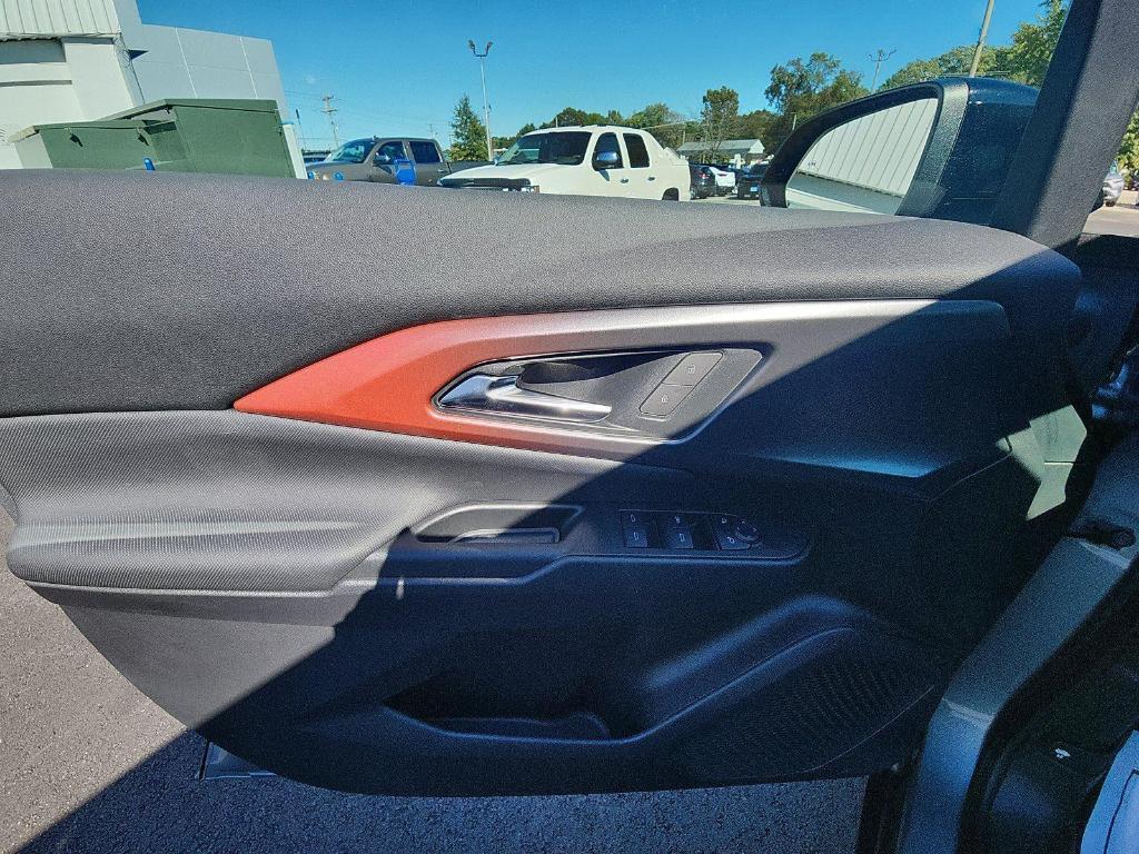 new 2025 Chevrolet Equinox EV car, priced at $38,039