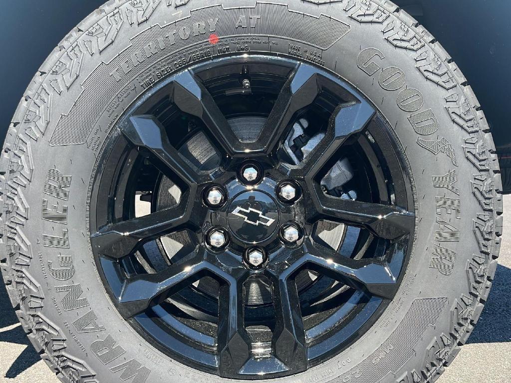 new 2025 Chevrolet Colorado car, priced at $43,997