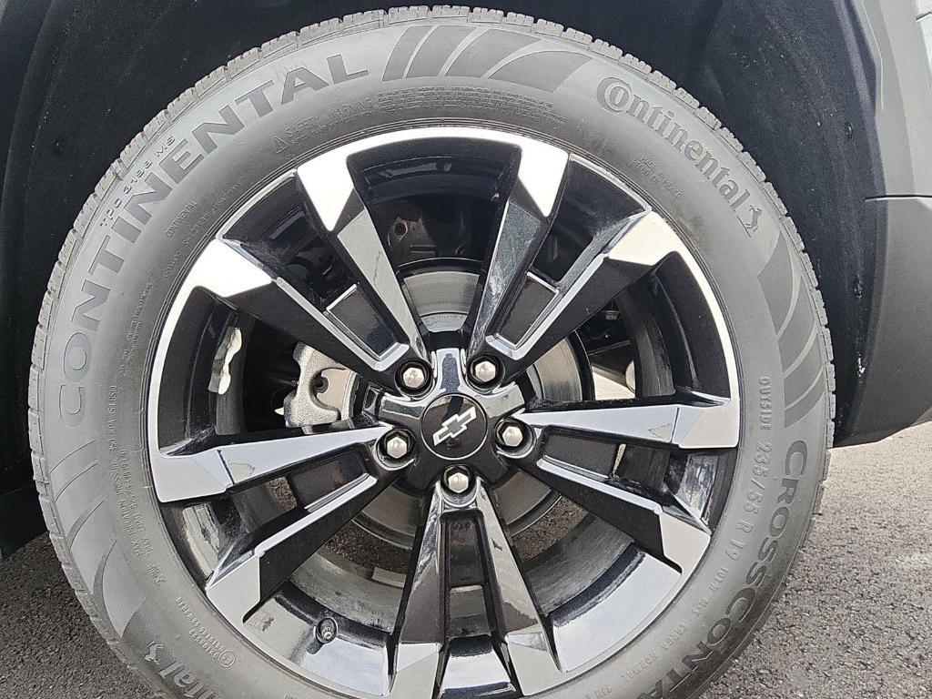 new 2026 Chevrolet Equinox car, priced at $31,660