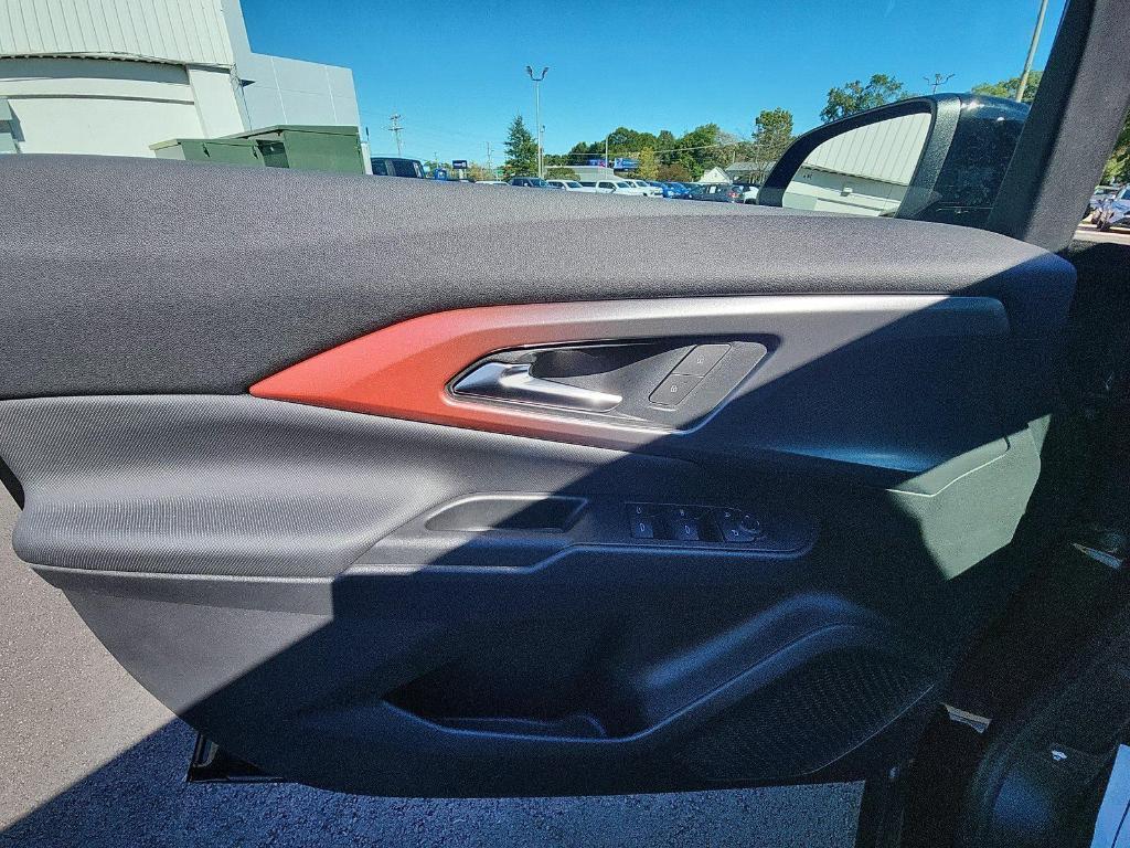 new 2025 Chevrolet Equinox EV car, priced at $38,114