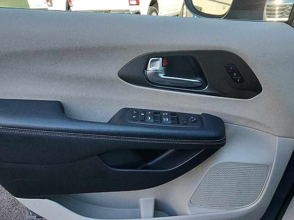 used 2023 Chrysler Pacifica car, priced at $23,500