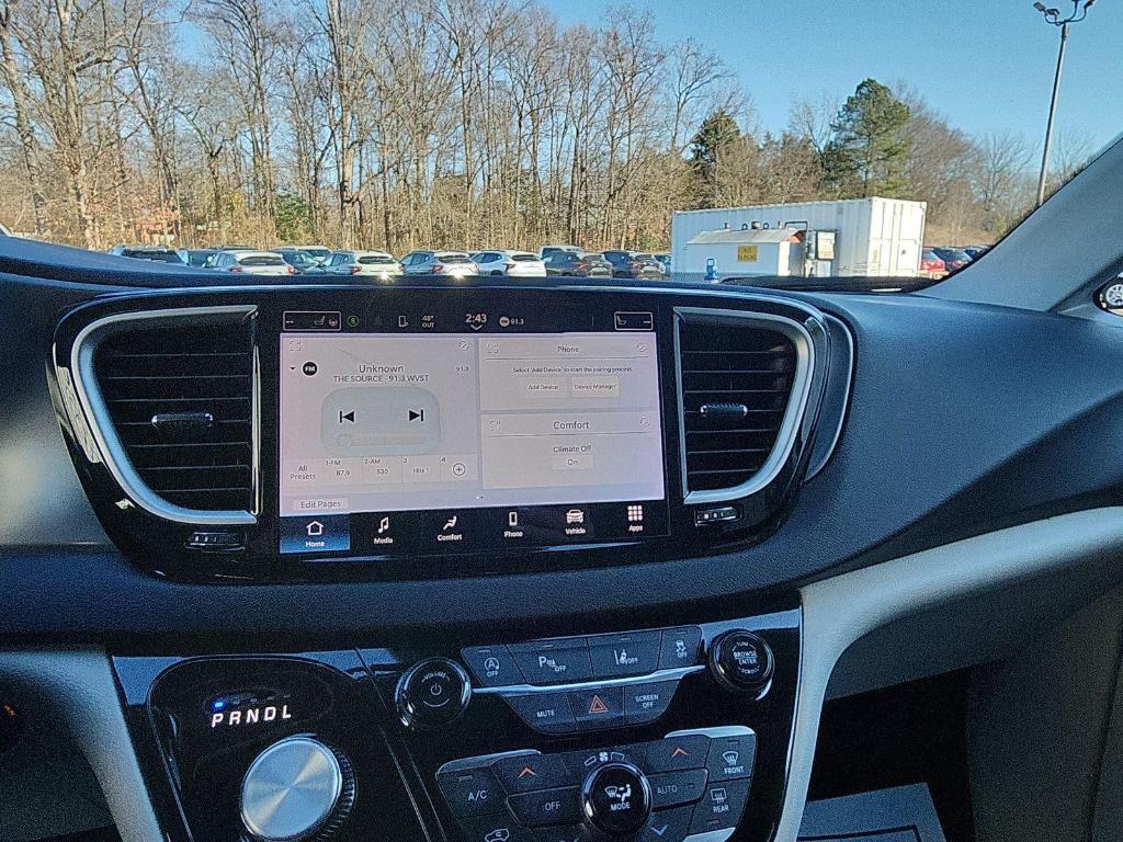 used 2023 Chrysler Pacifica car, priced at $23,500