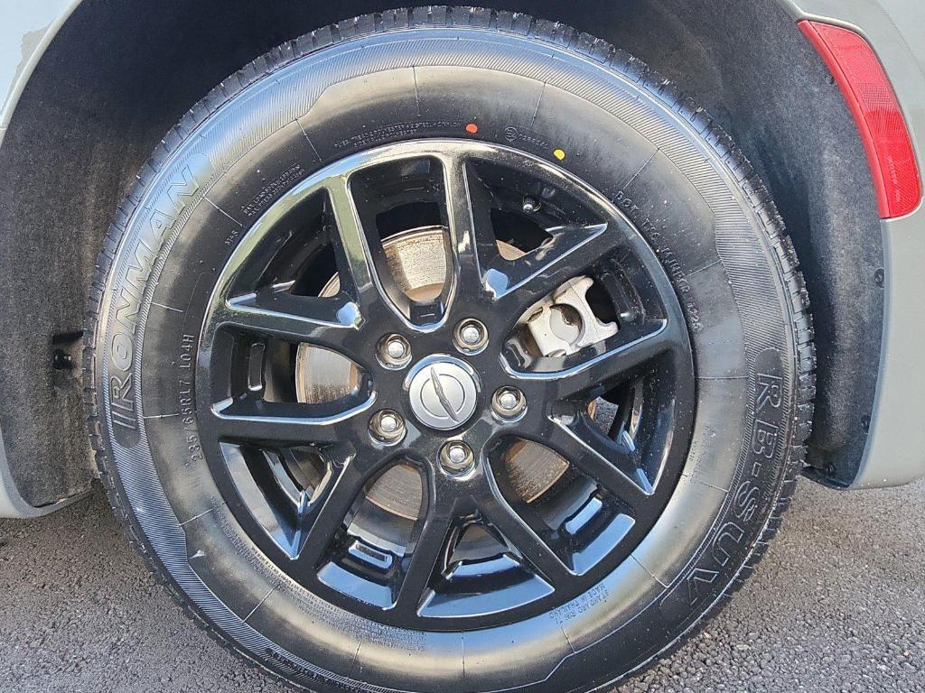 used 2023 Chrysler Pacifica car, priced at $23,500