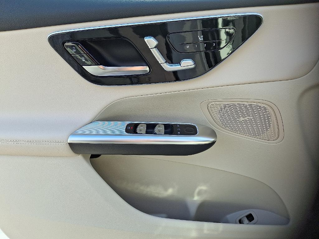 new 2026 Mercedes-Benz GLC 300 car