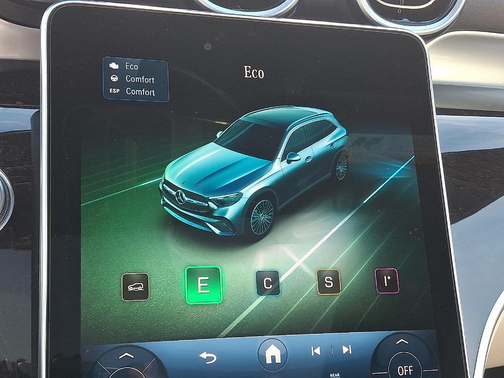 new 2026 Mercedes-Benz GLC 300 car