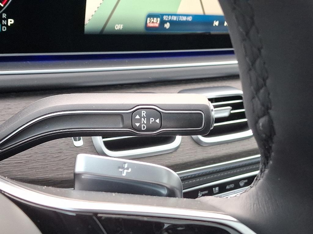 new 2026 Mercedes-Benz Maybach GLS 600 car, priced at $185,250